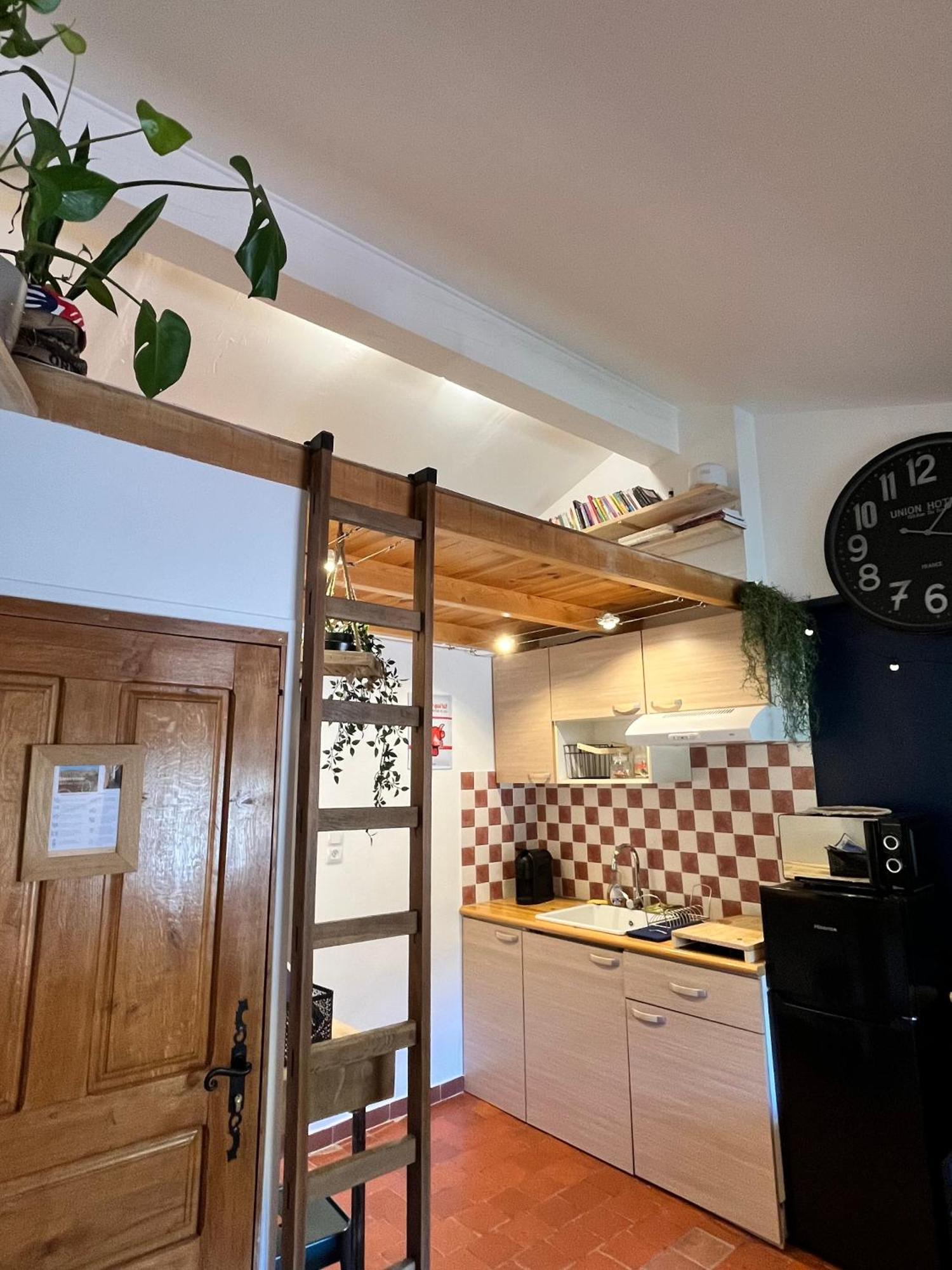 Cosy Provencal Apartment Belgentier ภายนอก รูปภาพ